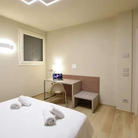 2 Bedroom Gorgeous In דירה *