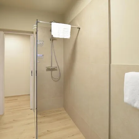 2 Bedroom Gorgeous In